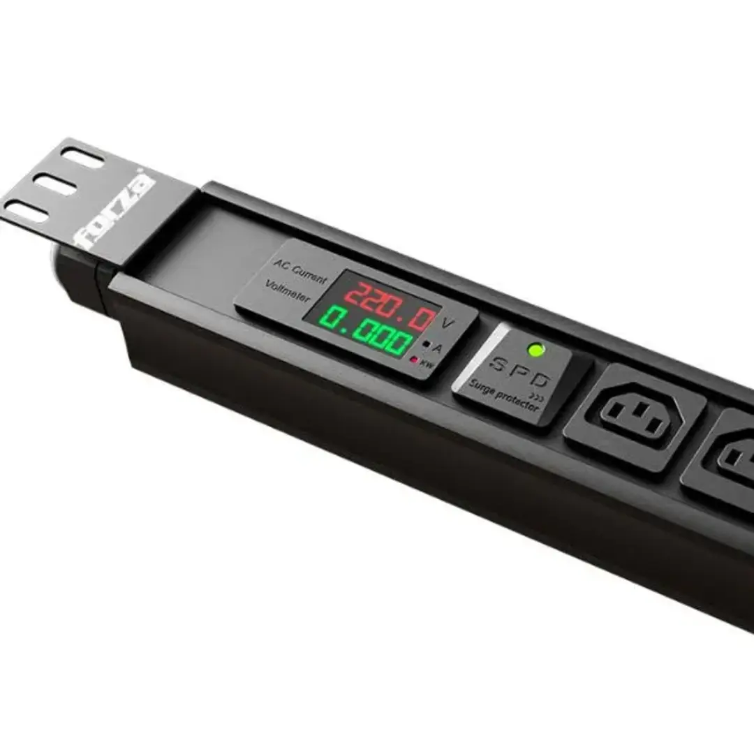 PDU con medidor, 6000W, 30 tomas